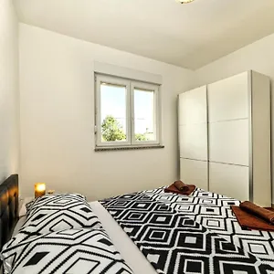 Apartment Apartment Una, Pula